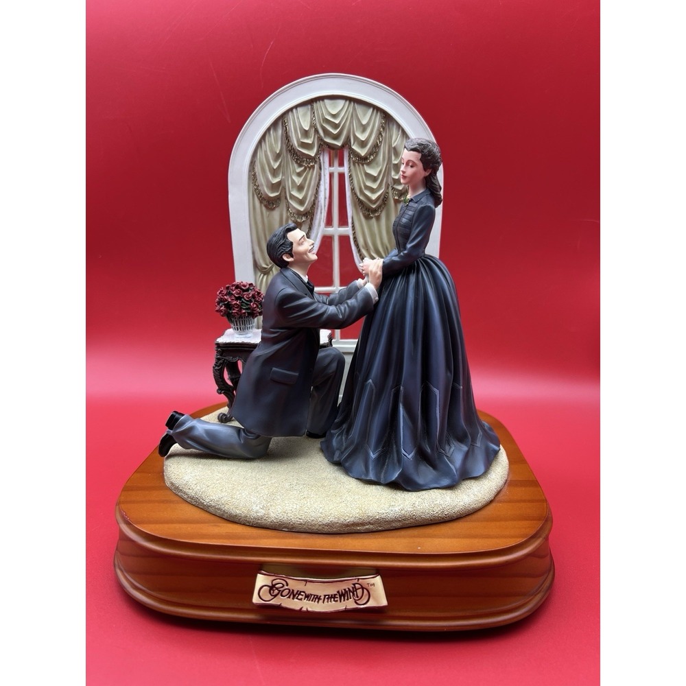Gone With the Wind Scarlett & Rhett  Proposal The San Francisco Music Box 9.75"